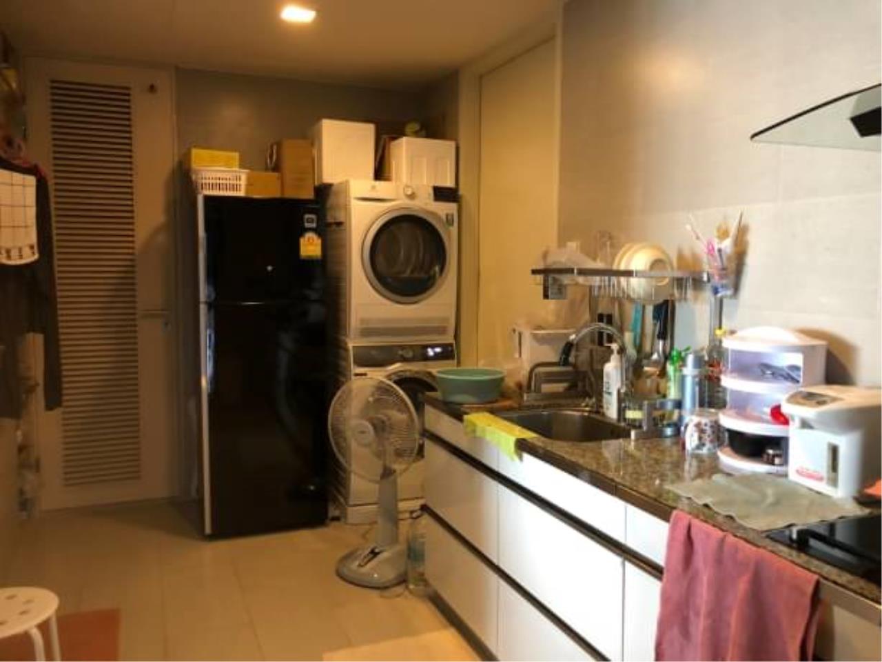3 Bedrooms, 4 Bathrooms Size 193sqm The Met Satorn For Sale