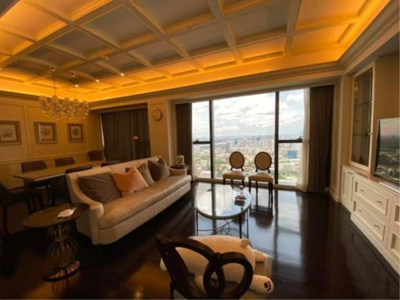 3 Bedrooms, 3 Bathrooms Size 198sqm The Met For Rent