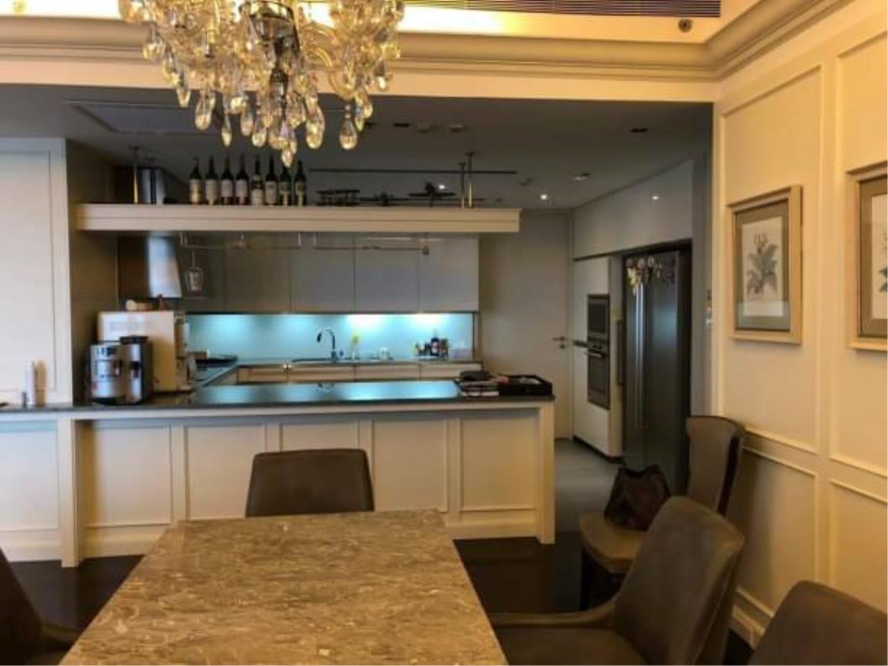 3 Bedrooms, 3 Bathrooms Size 198sqm The Met For Rent