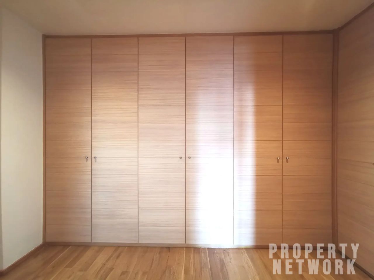 3 Bedrooms, 4 Bathrooms Size 453.36sqm The Empire Place For Rent 170,000 THB For Sale 66MTHB