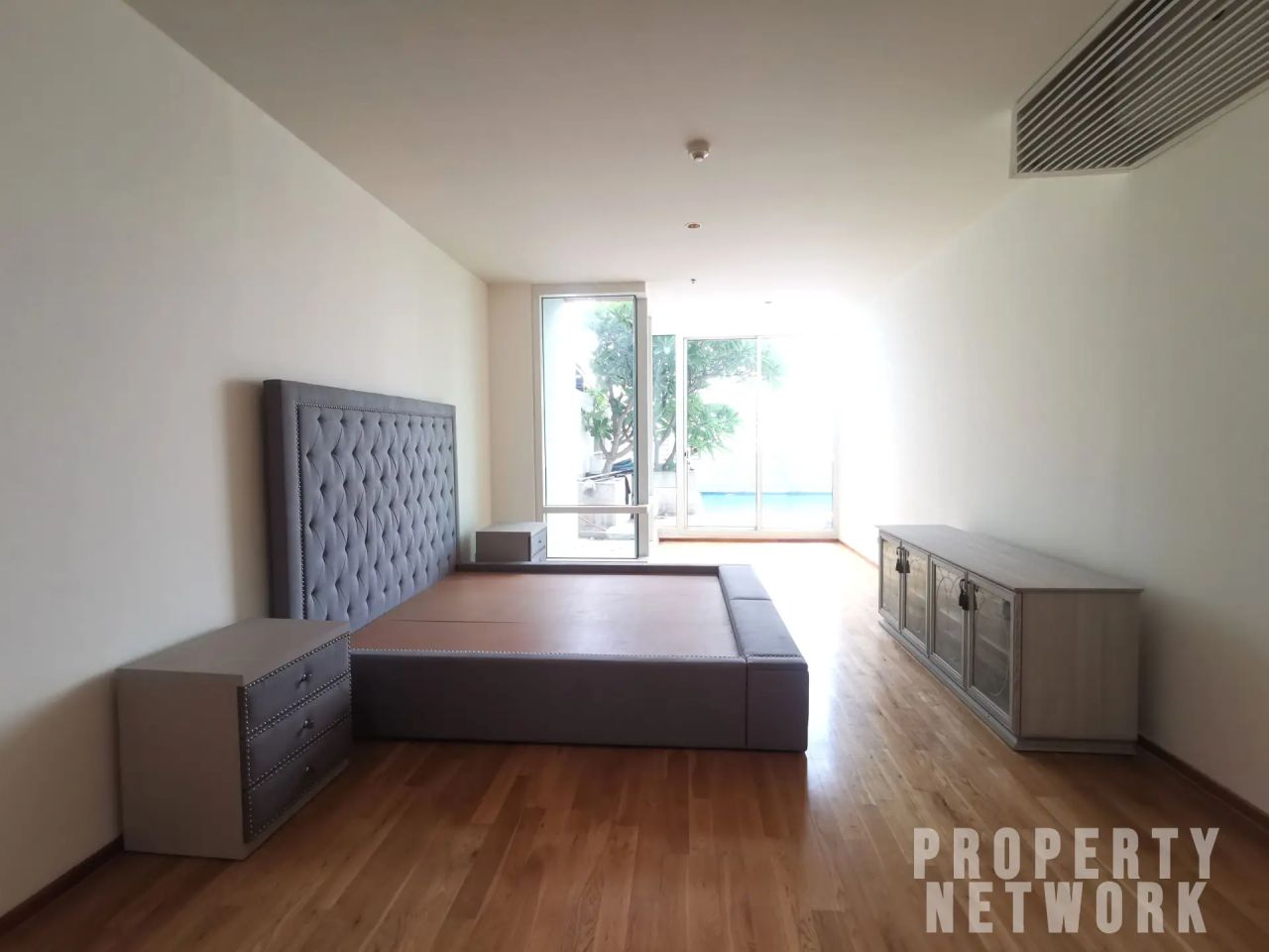 3 Bedrooms, 4 Bathrooms Size 453.36sqm The Empire Place For Rent 170,000 THB For Sale 66MTHB
