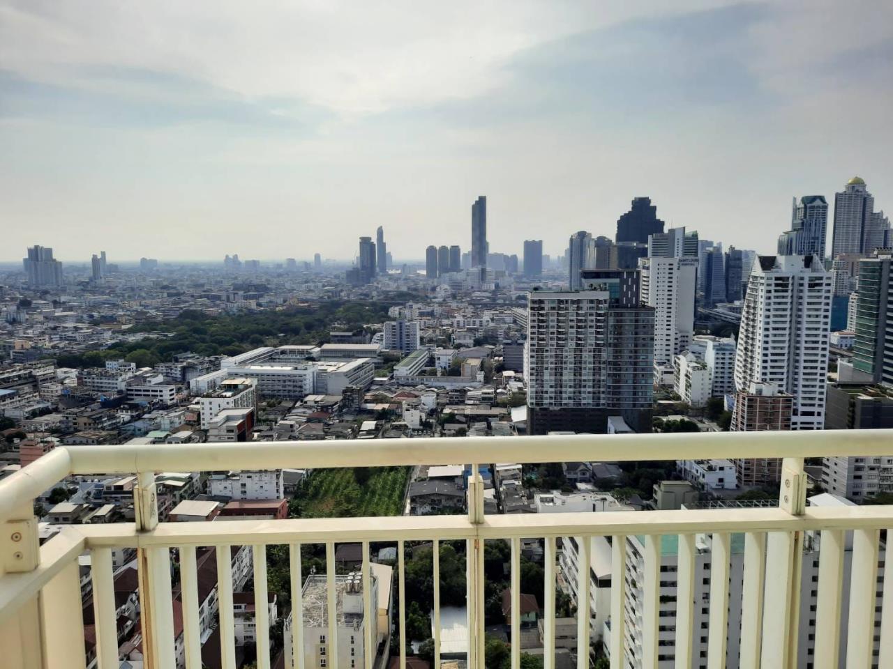 : 2 Bedrooms 2 Bathrooms Size 114sqm. The Empire Place for Rent 59,000 THB for Sale 19mTHB
