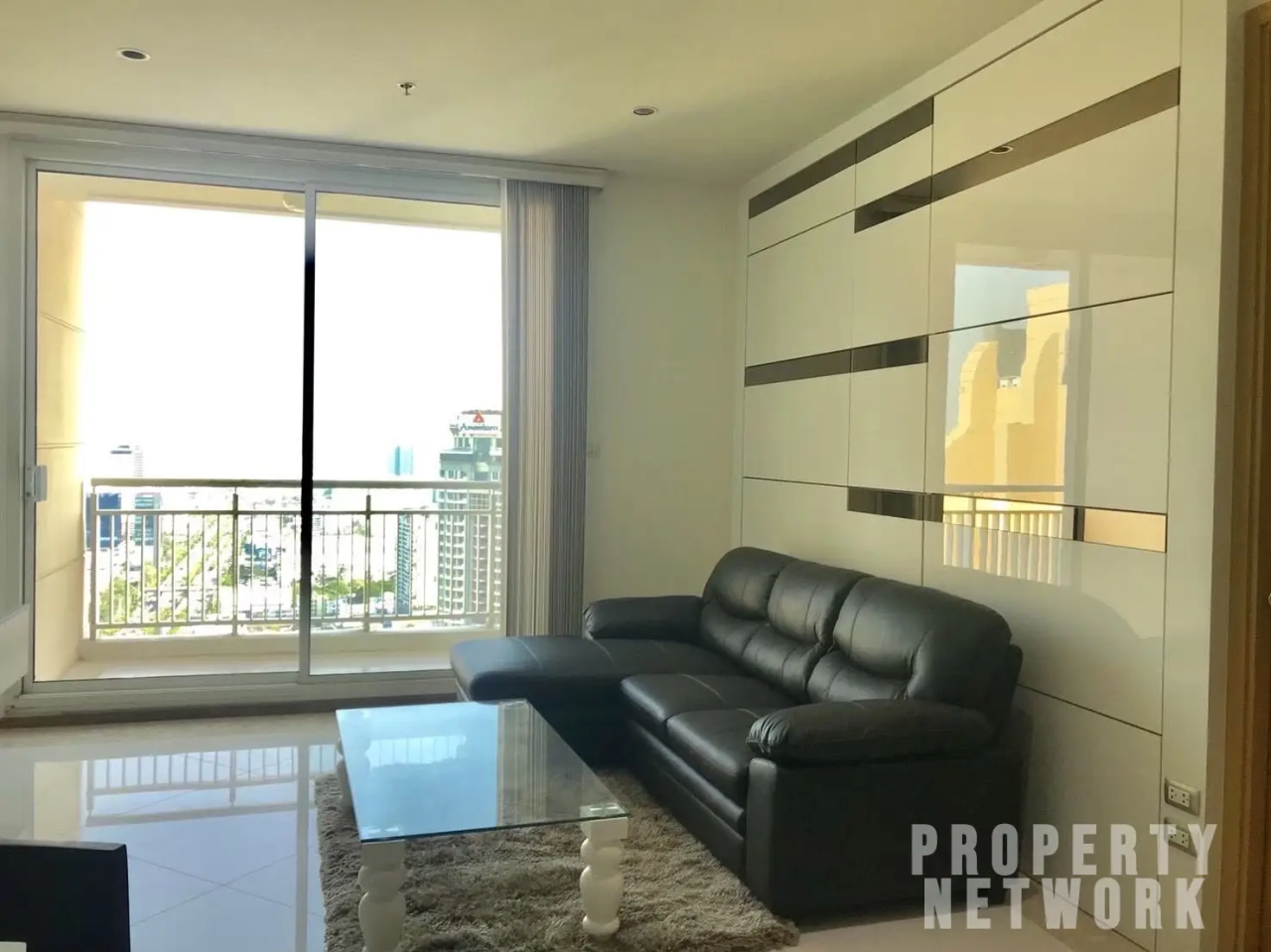 1 Bedroom 1 Bathroom Size 65sqm The Empire Place For Rent 30,000 THB For Sale 8,800,000 MB