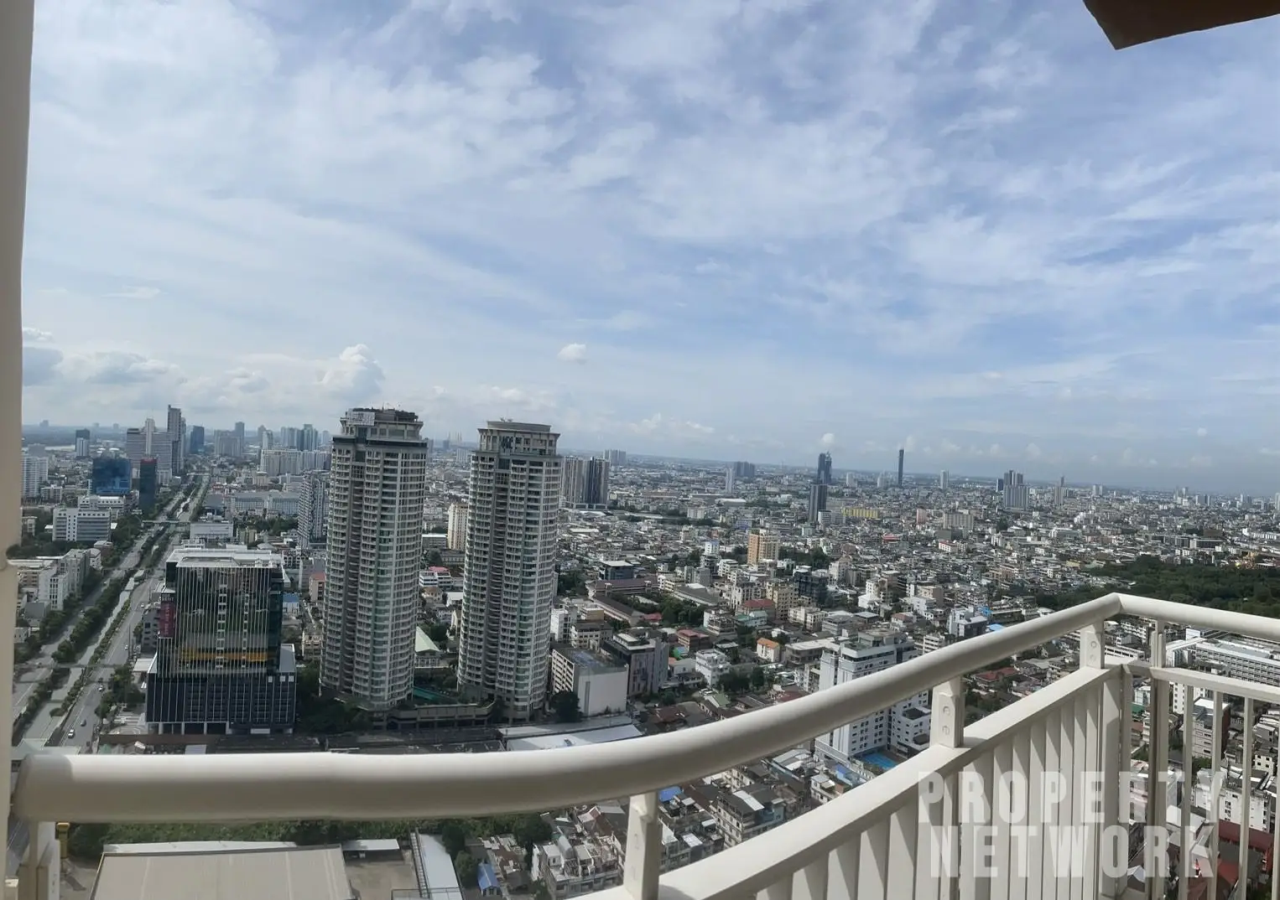 1 Bedroom 1 Bathroom Size 65sqm The Empire Place For Rent 30,000 THB For Sale 8,800,000 MB