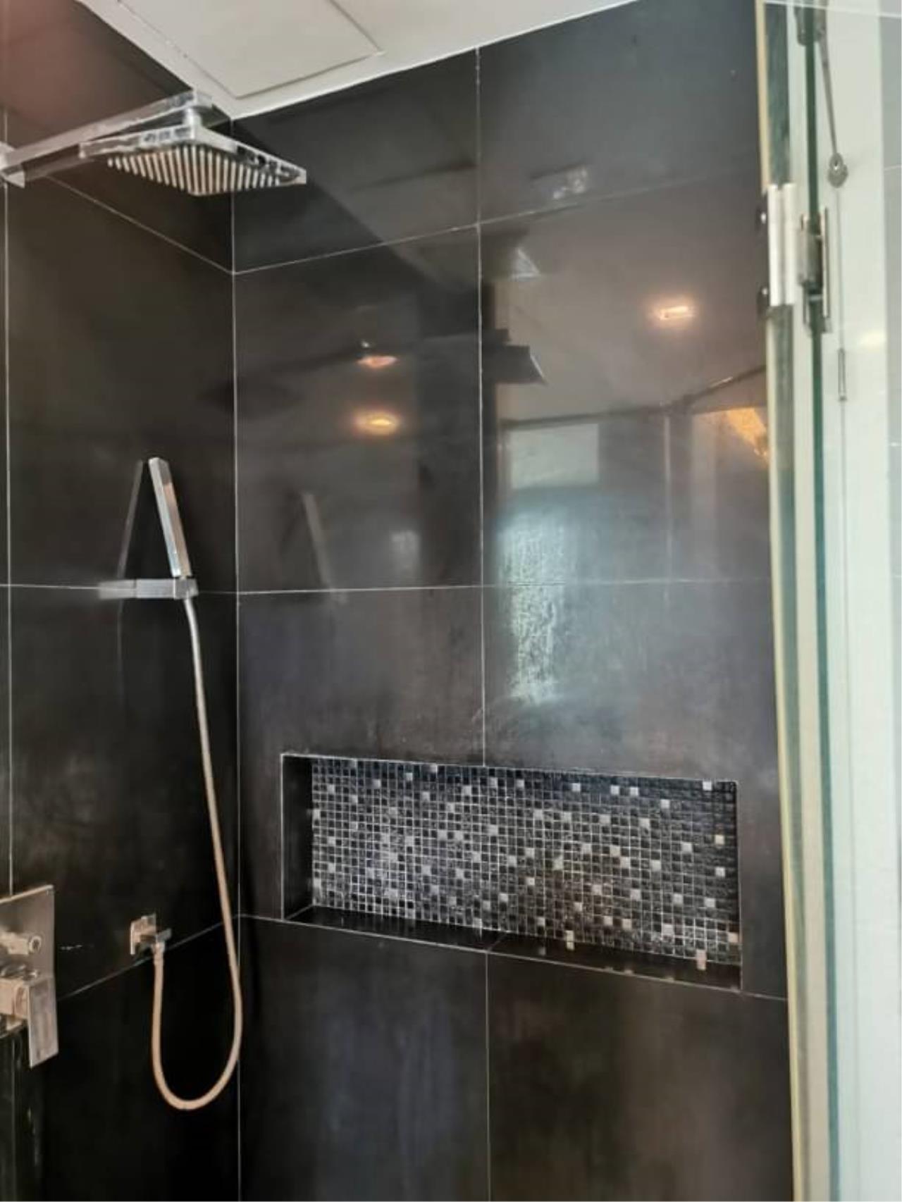 2 Bedrooms, 2 Bathrooms Size 66sqm The Address Sathorn For Rent 40,000 THB for Sale 12.5 MB