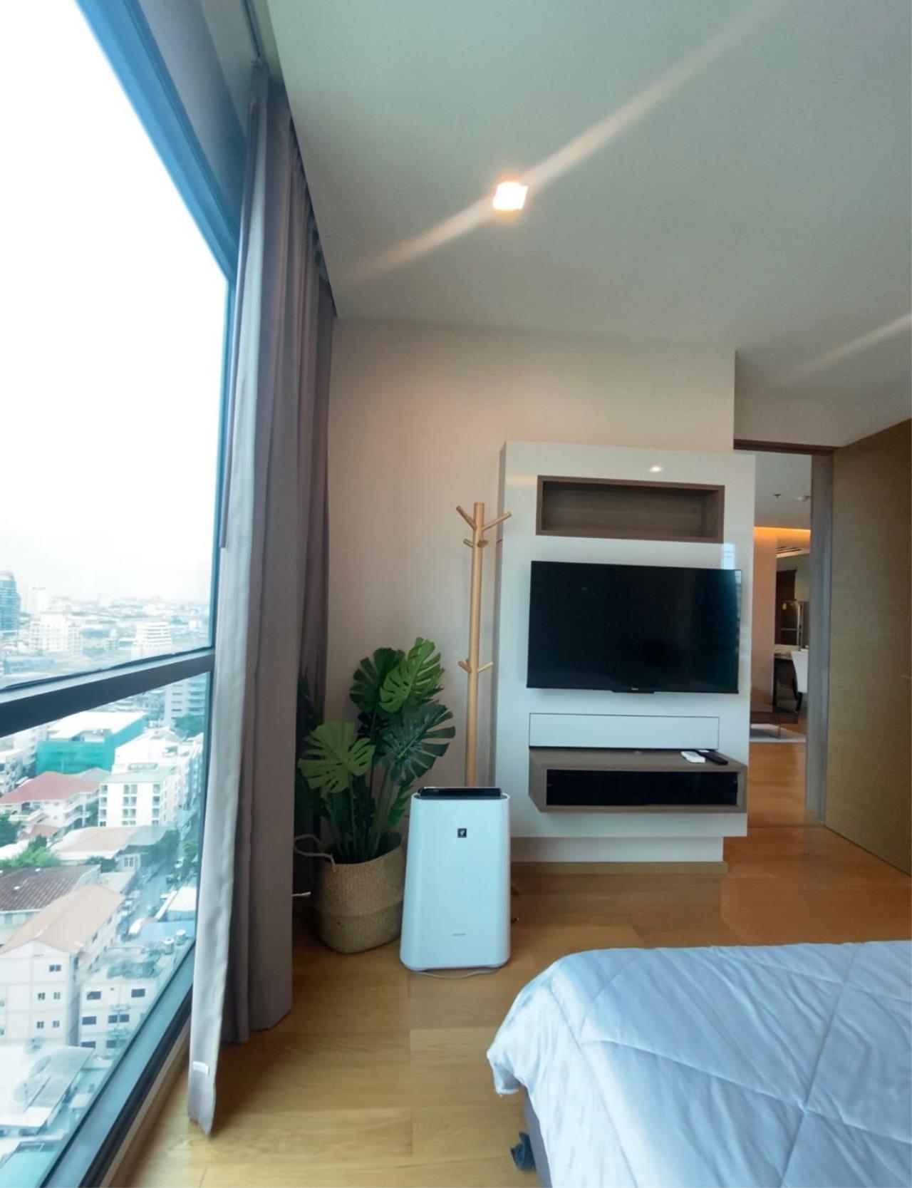 2 Bedrooms, 2 Bathrooms 85sqm The Address Sathorn for Rent
