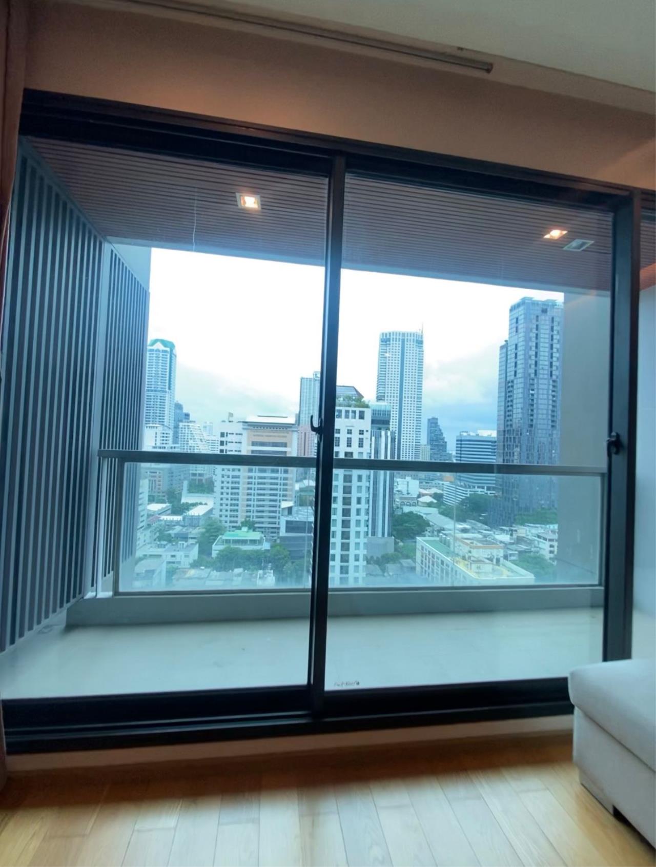 2 Bedrooms, 2 Bathrooms 85sqm The Address Sathorn for Rent