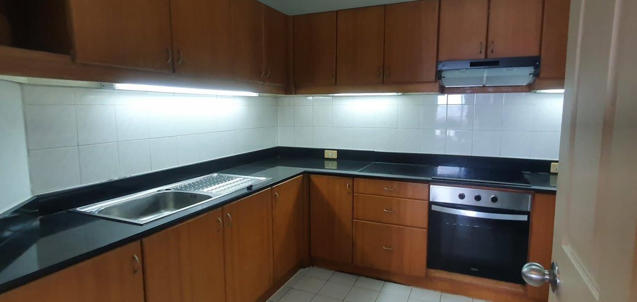 3 bedrooms 2 bathrooms charoenjai place for rent