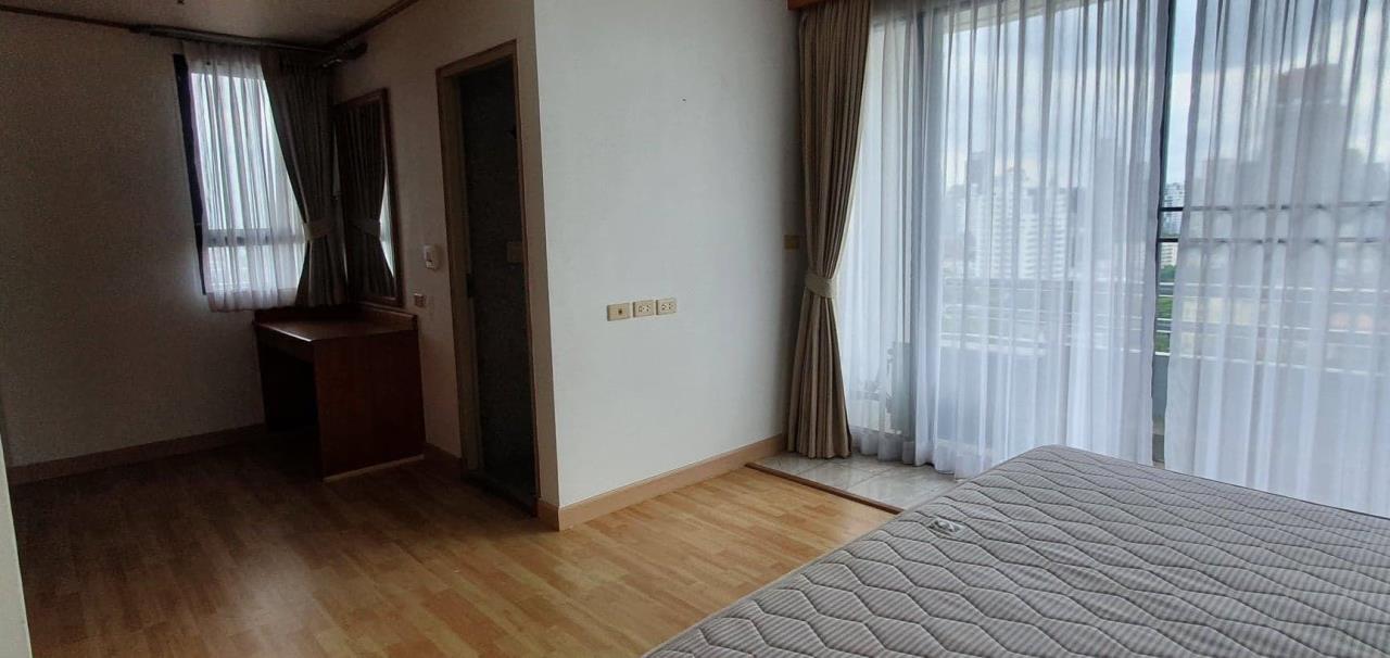 3 bedrooms 2 bathrooms charoenjai place for rent