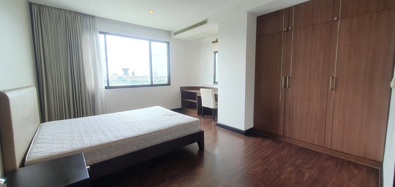 3 bedrooms 2 bathrooms charoenjai place for rent