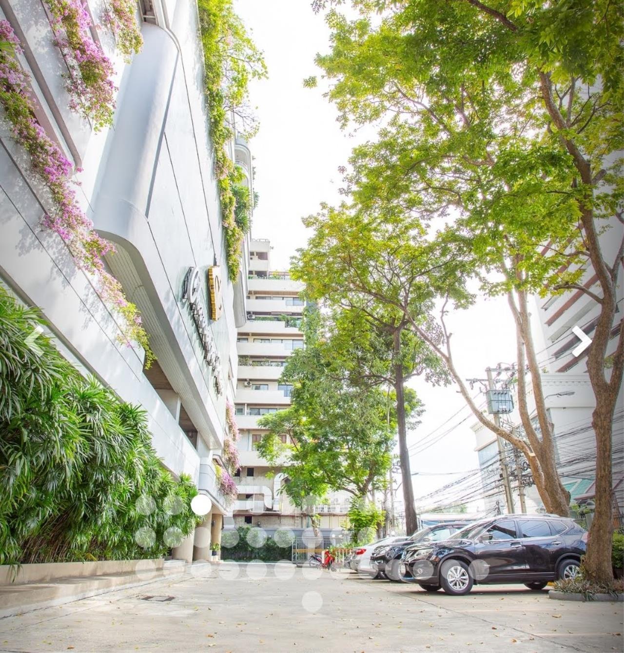 3 bedrooms 2 bathrooms charoenjai place for rent