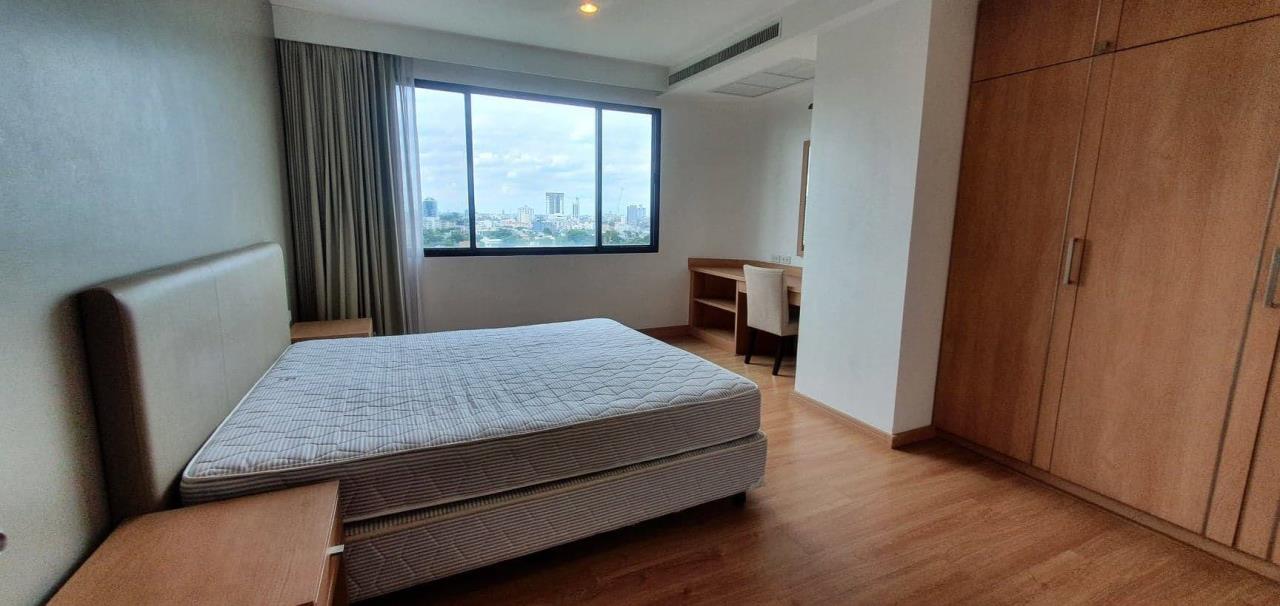 3 bedrooms 2 bathrooms charoenjai place for rent
