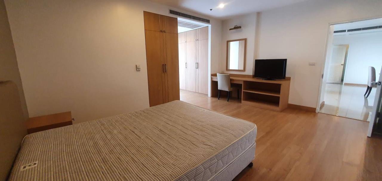 3 Bedrooms 2 Bathrooms Size 171sqm. Charoenjai Place for Rent 65,000 THB