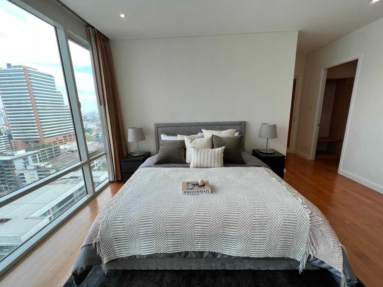 3 bedrooms 3 bathrooms fullerton sukhumvit for rent