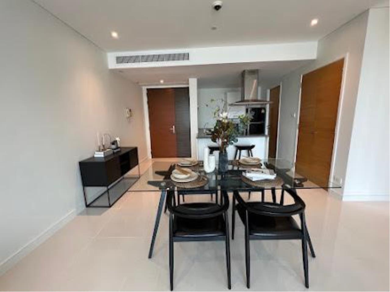 3 bedrooms 3 bathrooms fullerton sukhumvit for rent