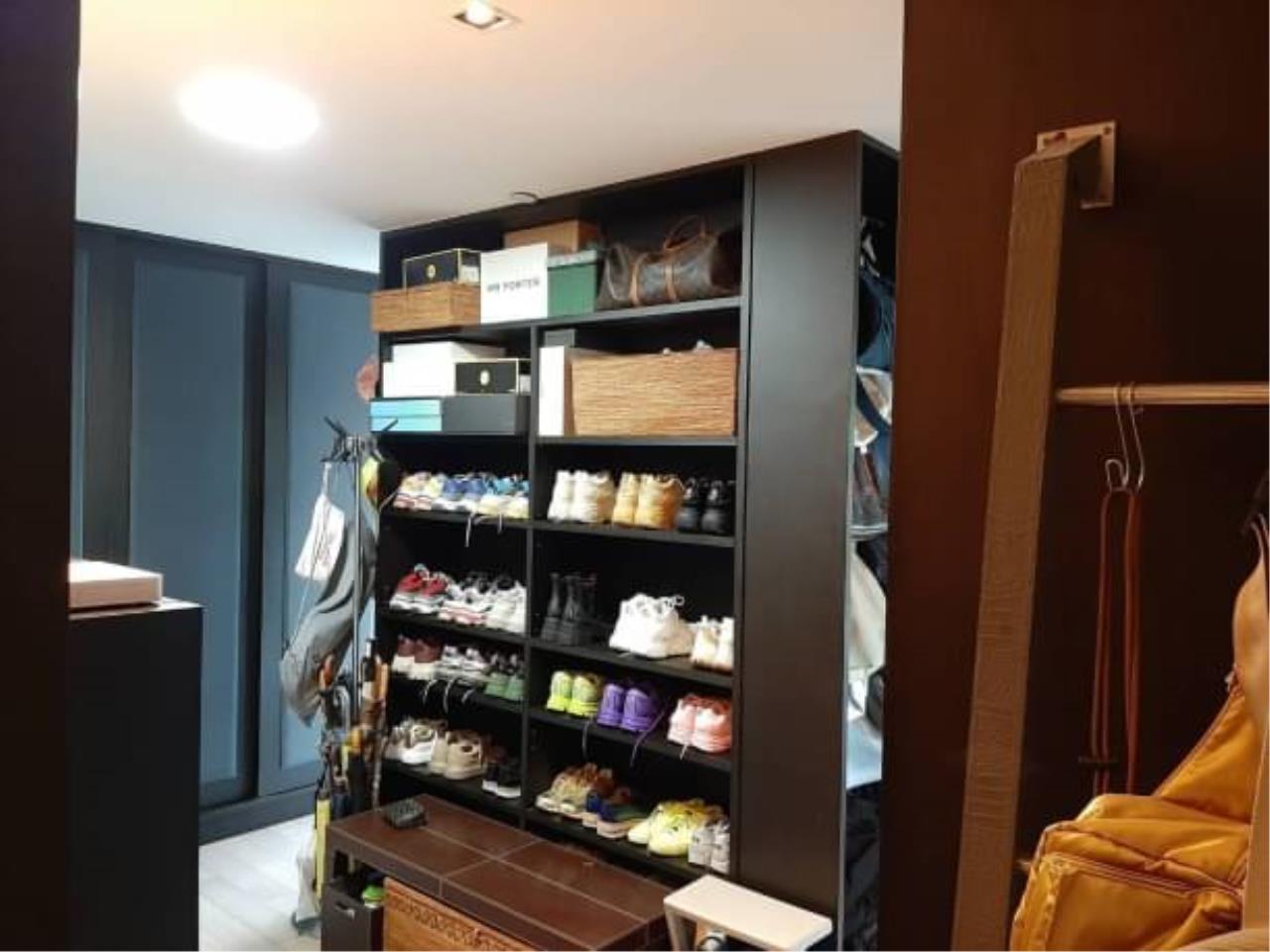 2 Bedrooms, 2 Bathrooms 100.29sqm Sathorn Gardens for Sale
