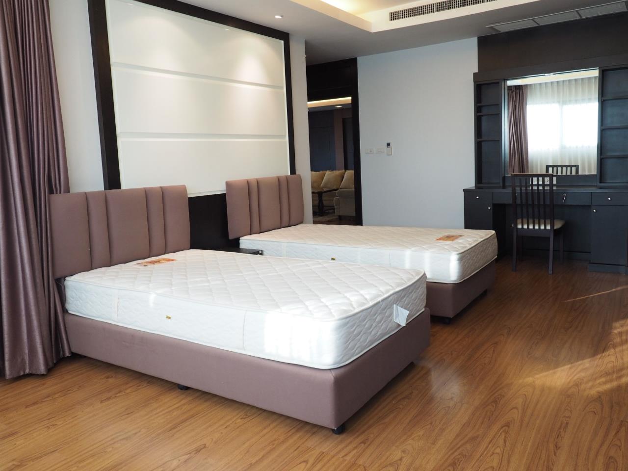 3 Bedrooms 3 Bathrooms Size 200.12 at Sathorn Gardens for Rent