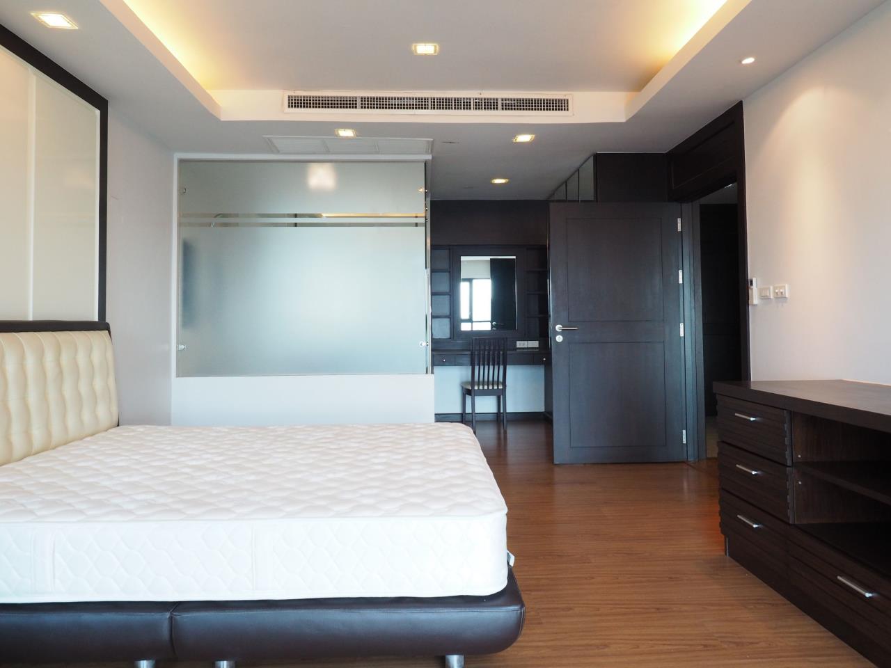 3 Bedrooms 3 Bathrooms Size 200.12 at Sathorn Gardens for Rent