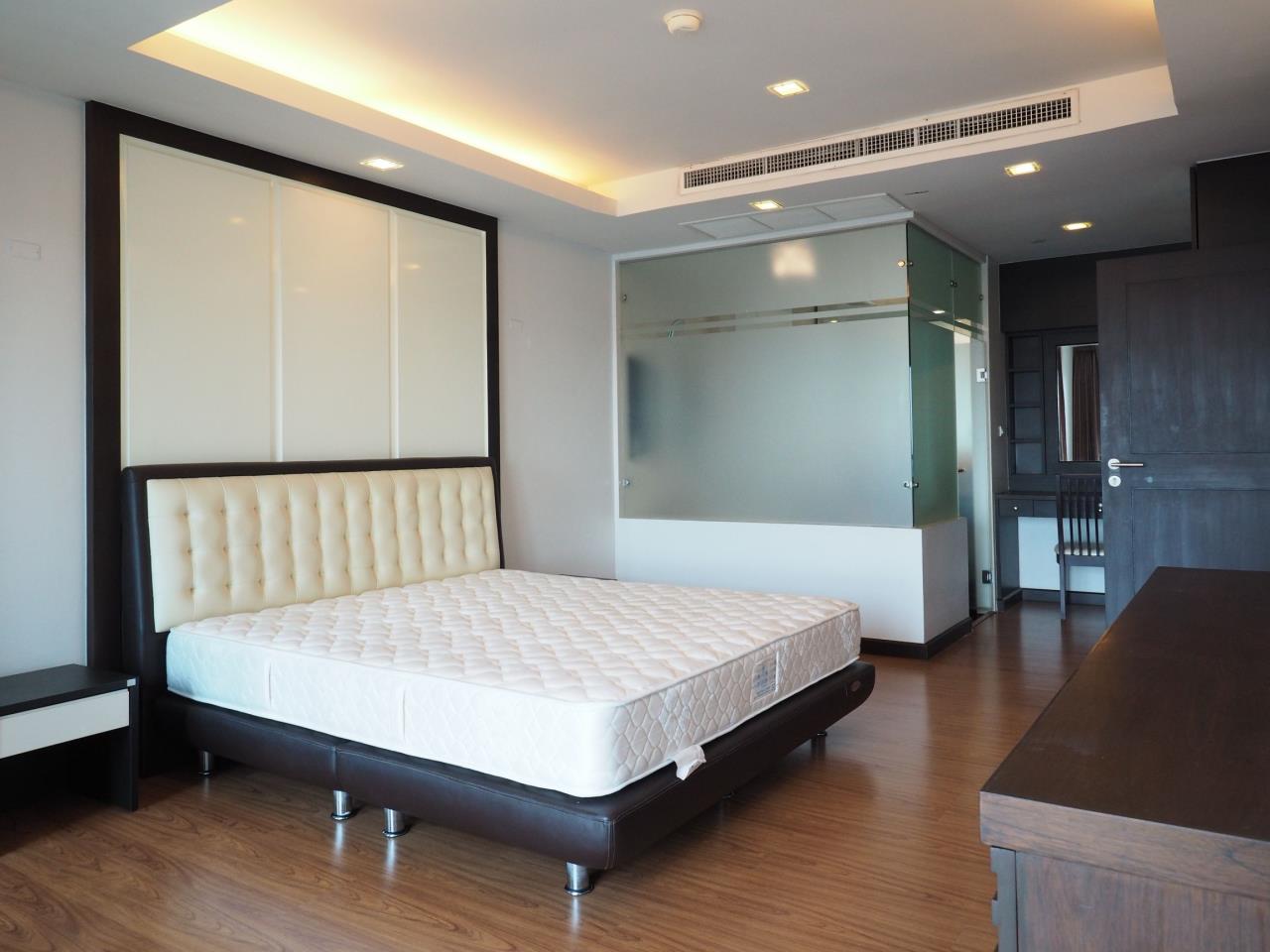 3 Bedrooms 3 Bathrooms Size 200.12 at Sathorn Gardens for Rent