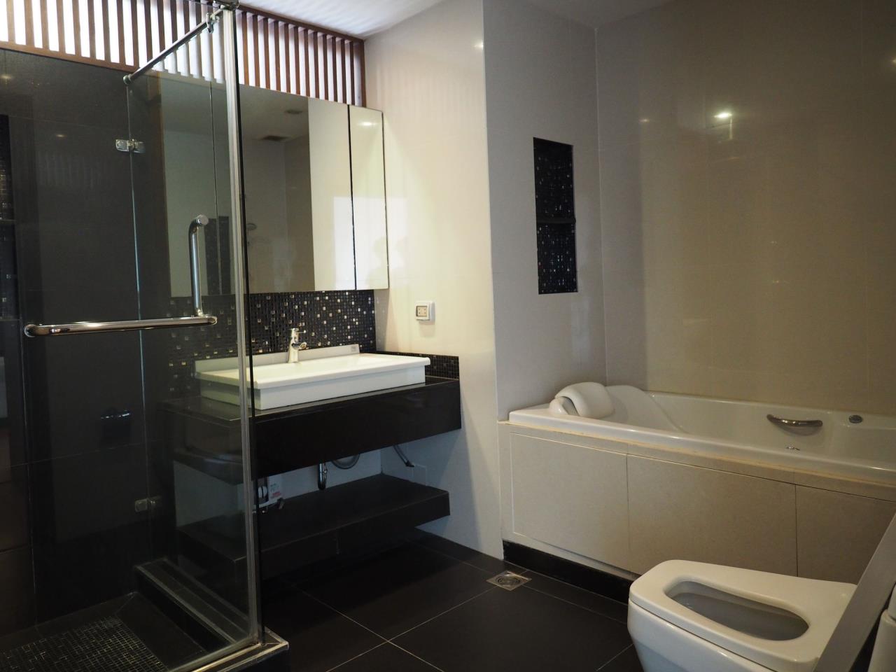 3 Bedrooms 3 Bathrooms Size 200.12 at Sathorn Gardens for Rent
