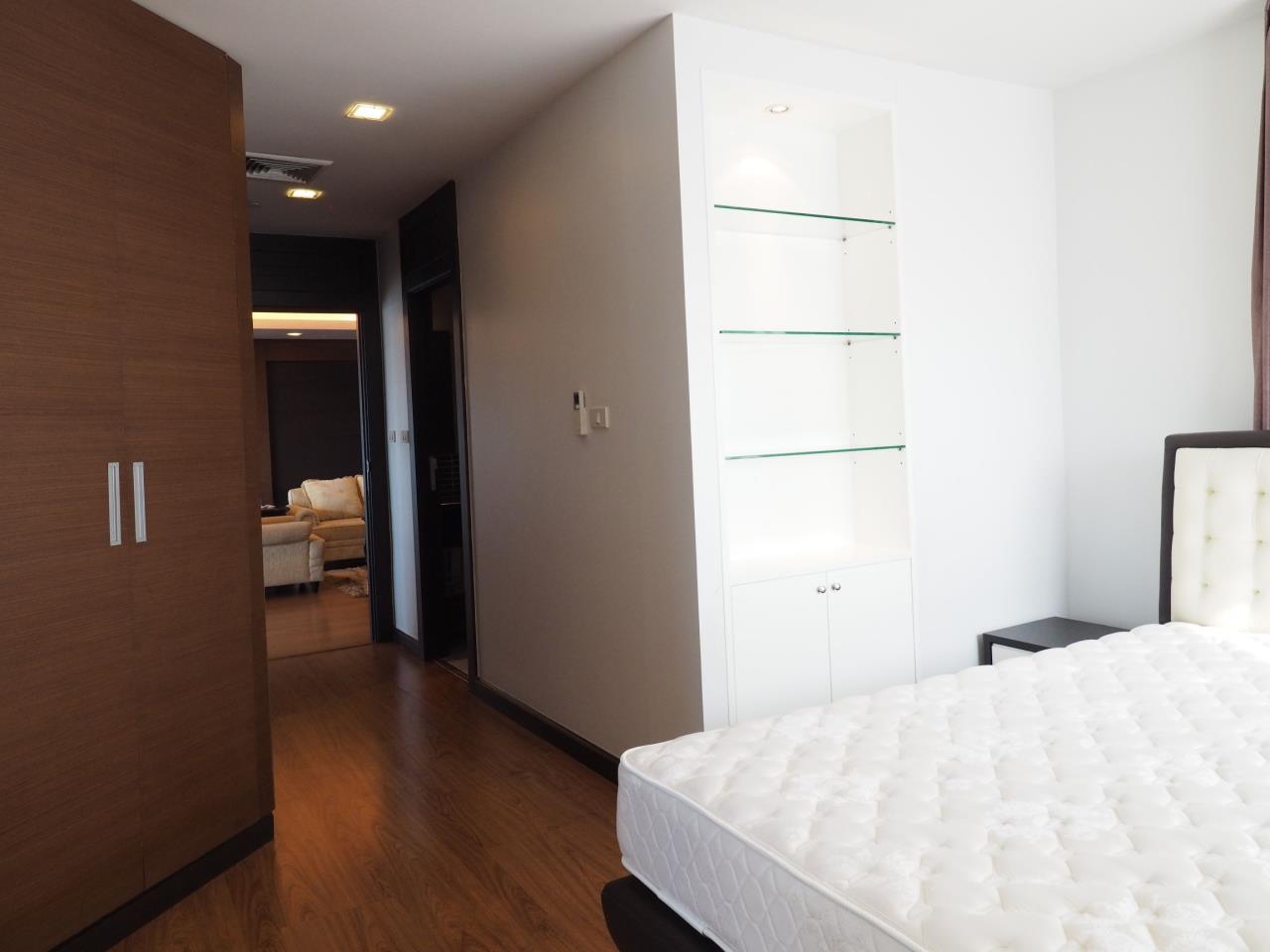 3 Bedrooms 3 Bathrooms Size 200.12 at Sathorn Gardens for Rent