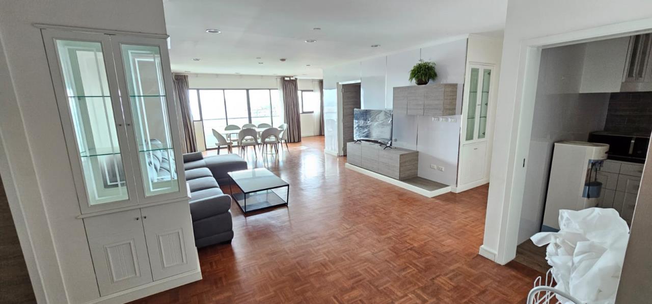 3 Bedrooms 3 Bathrooms Size 220sqm Sathorn Gardens 36 for Rent