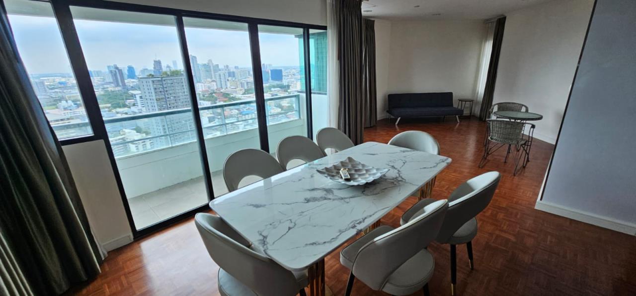 3 Bedrooms 3 Bathrooms Size 220sqm Sathorn Gardens 36 for Rent