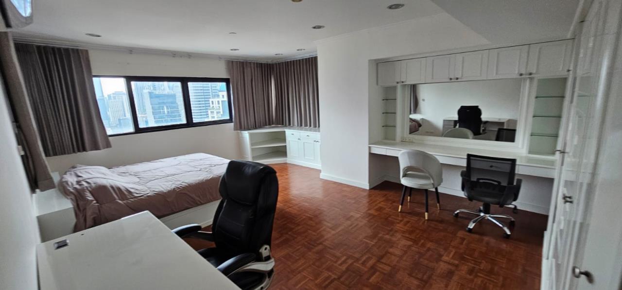3 Bedrooms 3 Bathrooms Size 220sqm Sathorn Gardens 36 for Rent