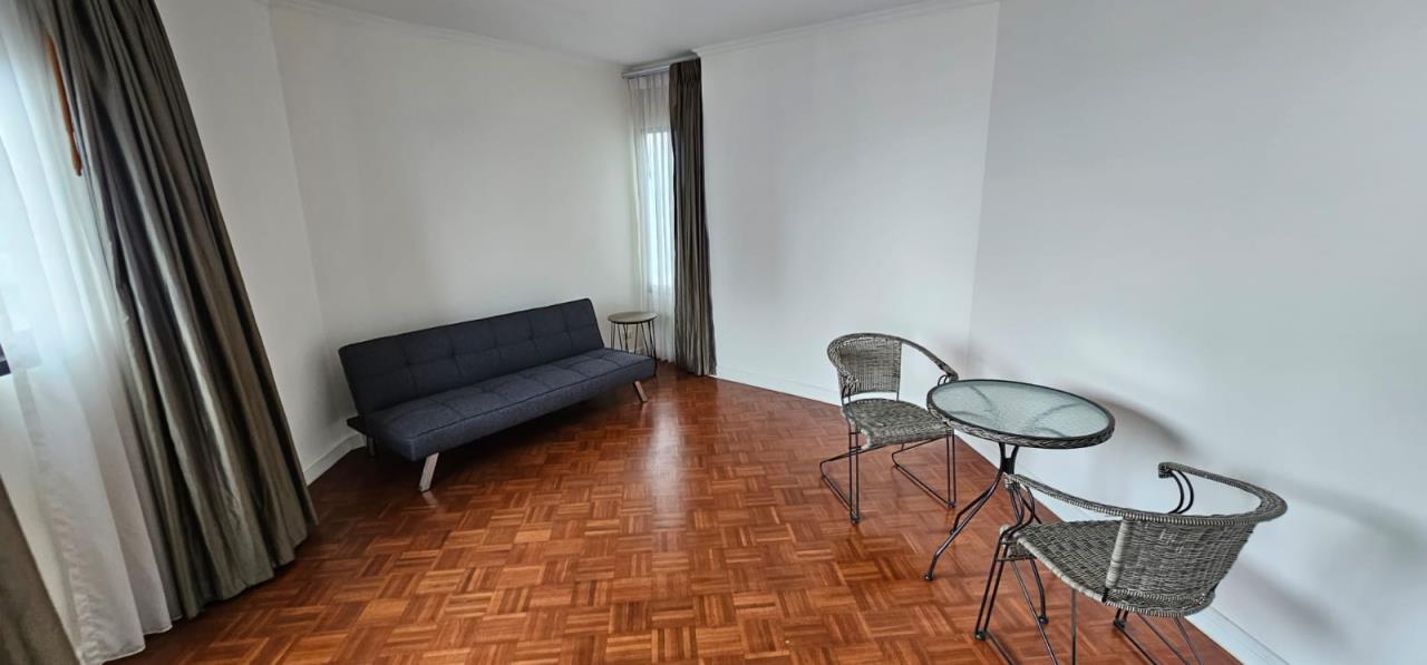 3 Bedrooms 3 Bathrooms Size 220sqm Sathorn Gardens 36 for Rent