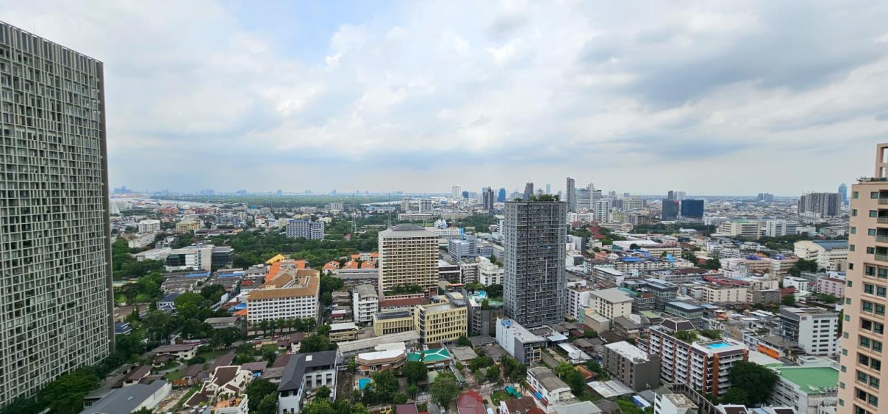 3 Bedrooms 3 Bathrooms Size 220sqm Sathorn Gardens 36 for Rent