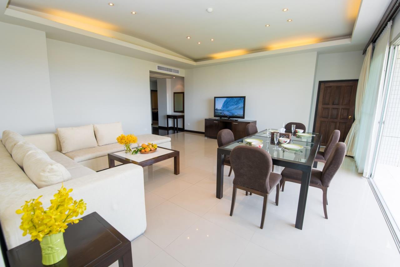 4 Bedrooms 4 Bathrooms Size 230sqm Baan Thirapa for Rent