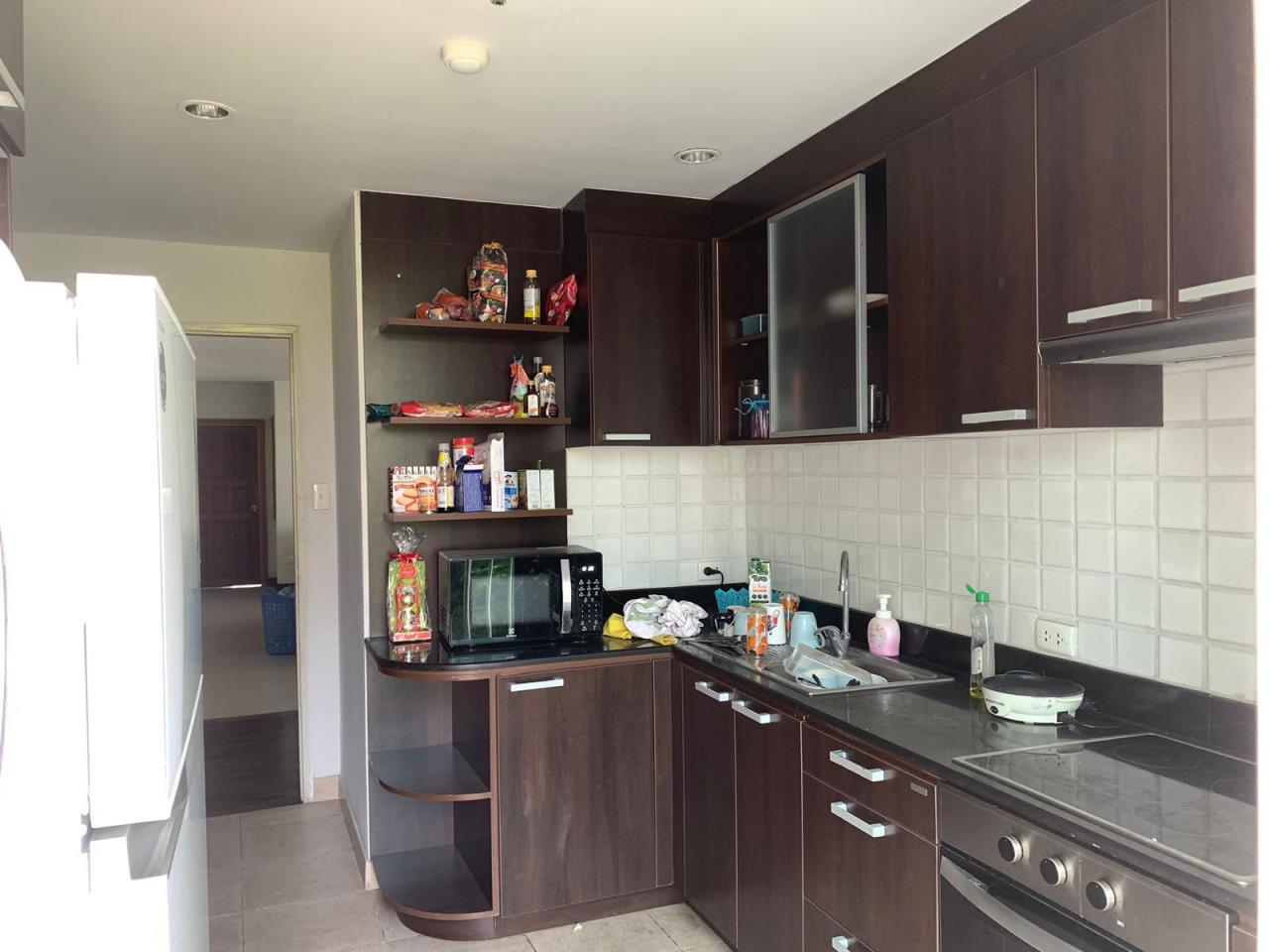 3 Bedrooms 3 Bathrooms Size 180sqm. Baan Thirapa for Rent