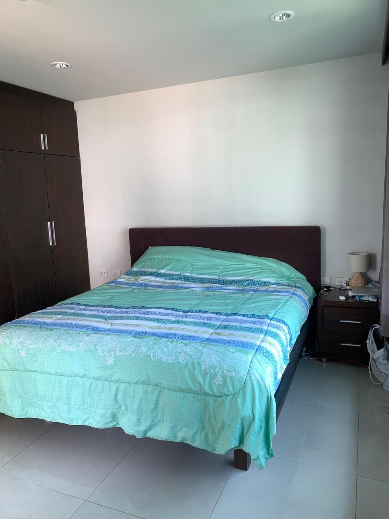 3 Bedrooms 3 Bathrooms Size 180sqm. Baan Thirapa for Rent