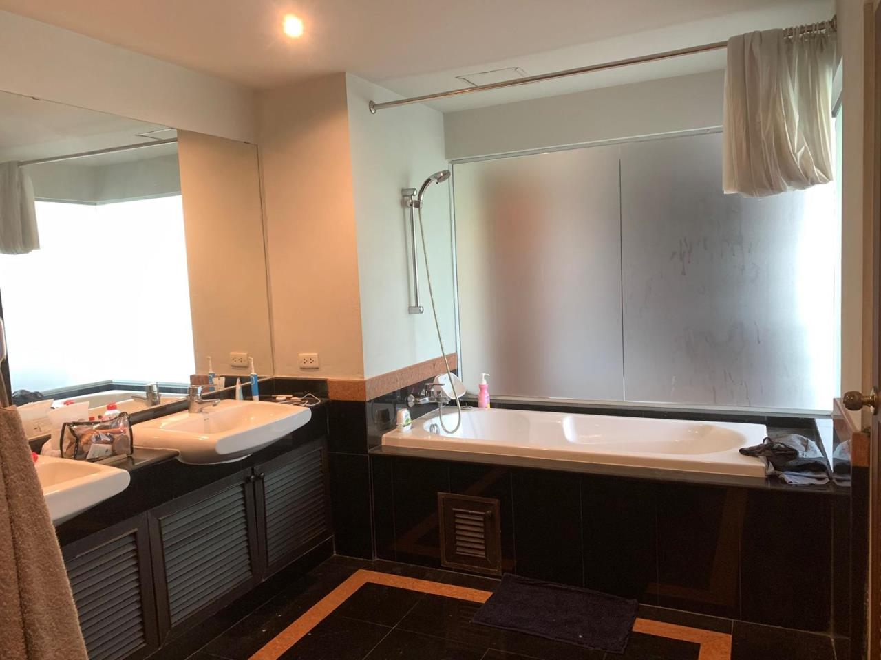 3 Bedrooms 3 Bathrooms Size 180sqm. Baan Thirapa for Rent