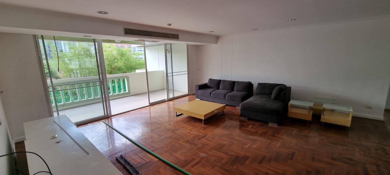 3 bedrooms 3 bathrooms size 250sqm. Sathorn 9 for Rent