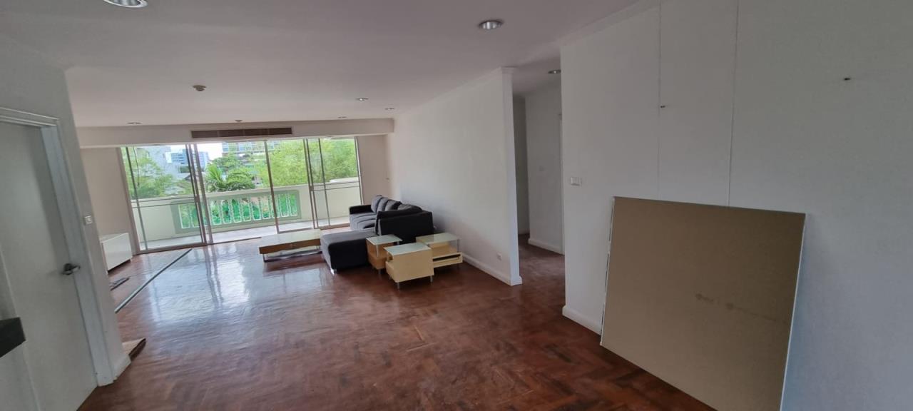 3 bedrooms 3 bathrooms size 250sqm. Sathorn 9 for Rent
