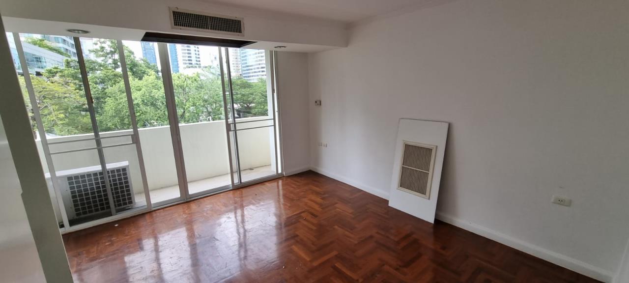 3 bedrooms 3 bathrooms size 250sqm. Sathorn 9 for Rent