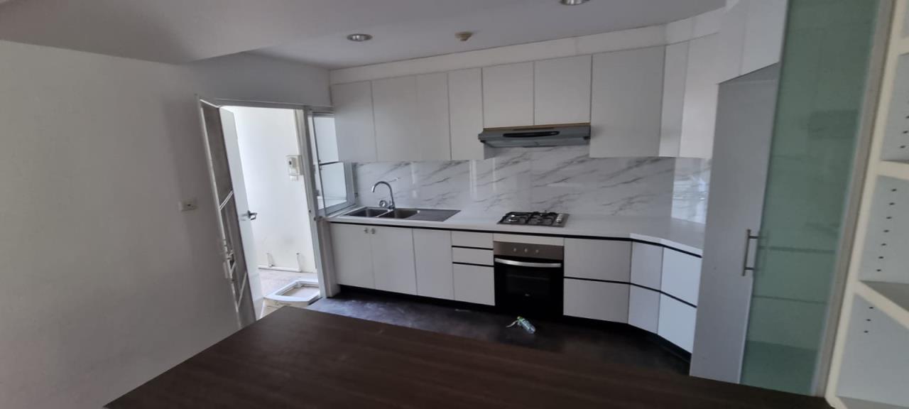 3 bedrooms 3 bathrooms size 250sqm. Sathorn 9 for Rent
