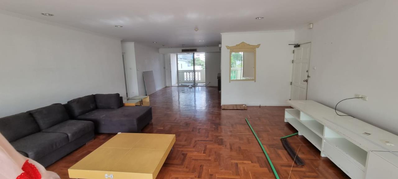 3 bedrooms 3 bathrooms size 250sqm. Sathorn 9 for Rent