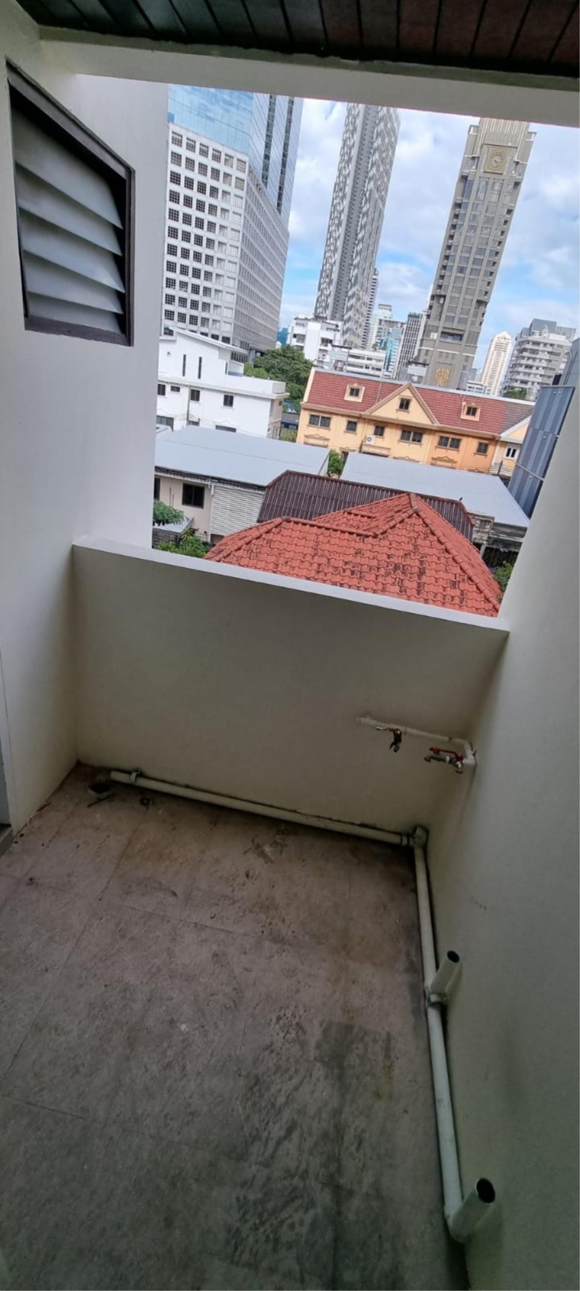3 bedrooms 3 bathrooms size 250sqm. Sathorn 9 for Rent