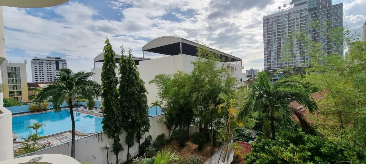 3 bedrooms 3 bathrooms size 250sqm. Sathorn 9 for Rent