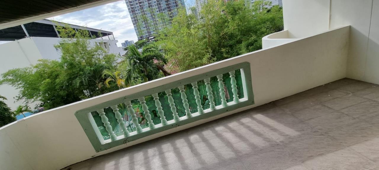 3 bedrooms 3 bathrooms size 250sqm. Sathorn 9 for Rent