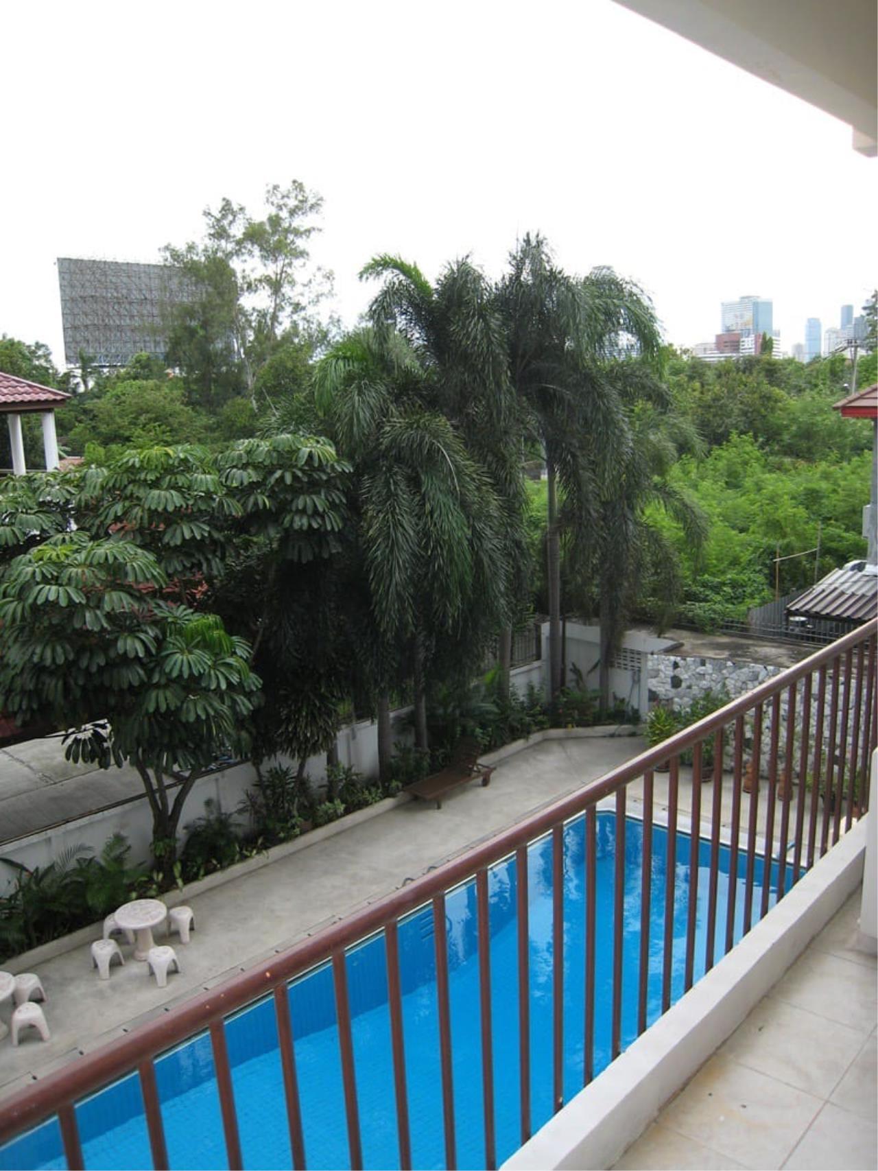 2 bedrooms, 2 bathrooms 100sqm size Lin Court For Rent