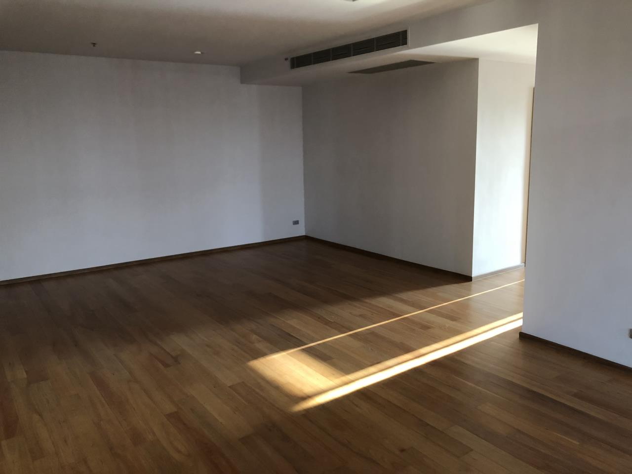 3 Bedrooms 3 Bathrooms Size 150sqm. Hyde Sukhumvit 13 for Sale 35mTHB