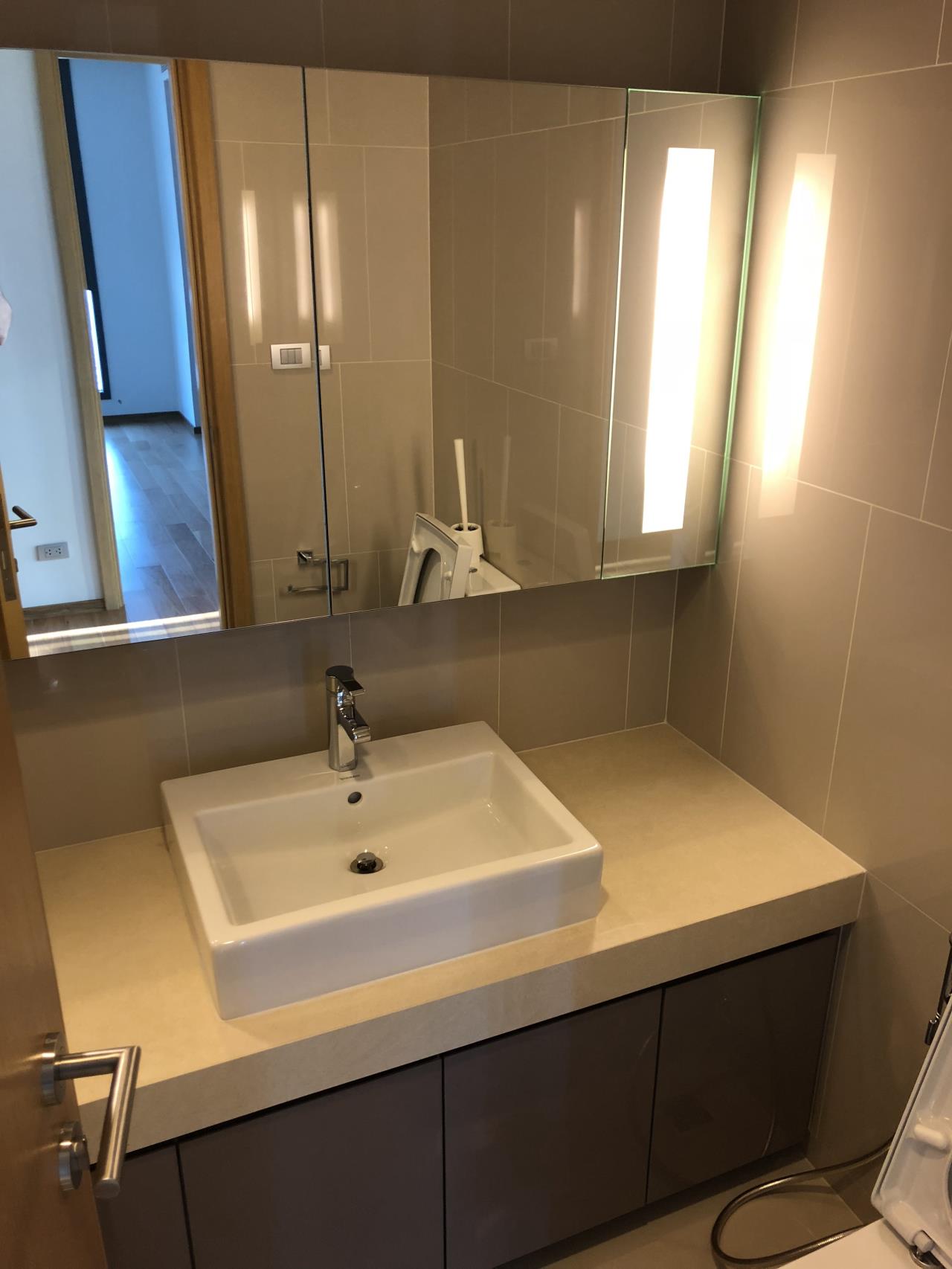 3 Bedrooms 3 Bathrooms Size 150sqm. Hyde Sukhumvit 13 for Sale 35mTHB