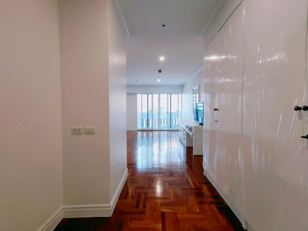 4 Bedrooms 4 Bathrooms Size 450sqm. GM Tower for Rent