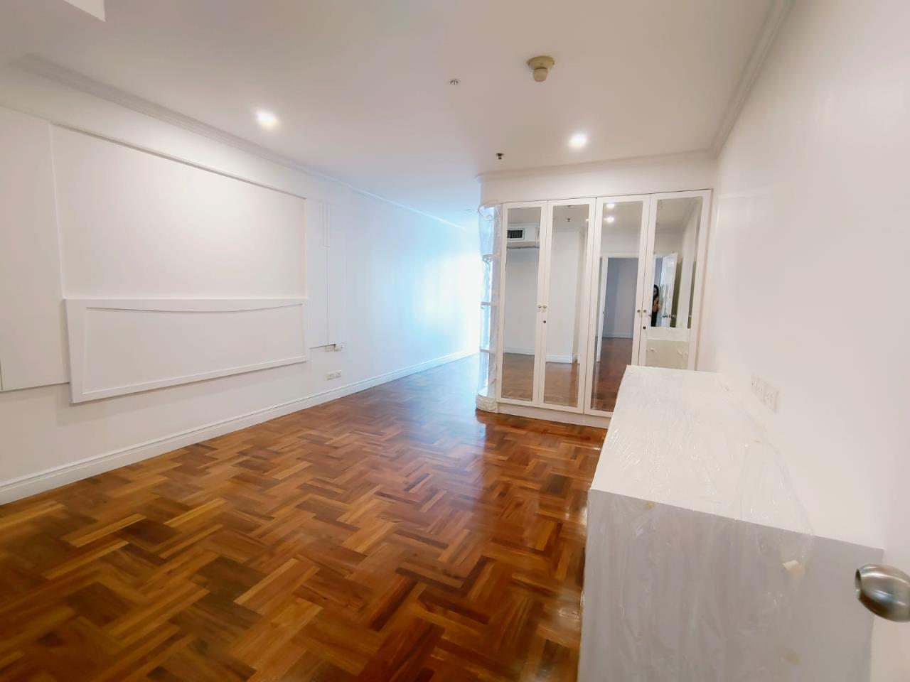 4 Bedrooms 4 Bathrooms Size 450sqm. GM Tower for Rent