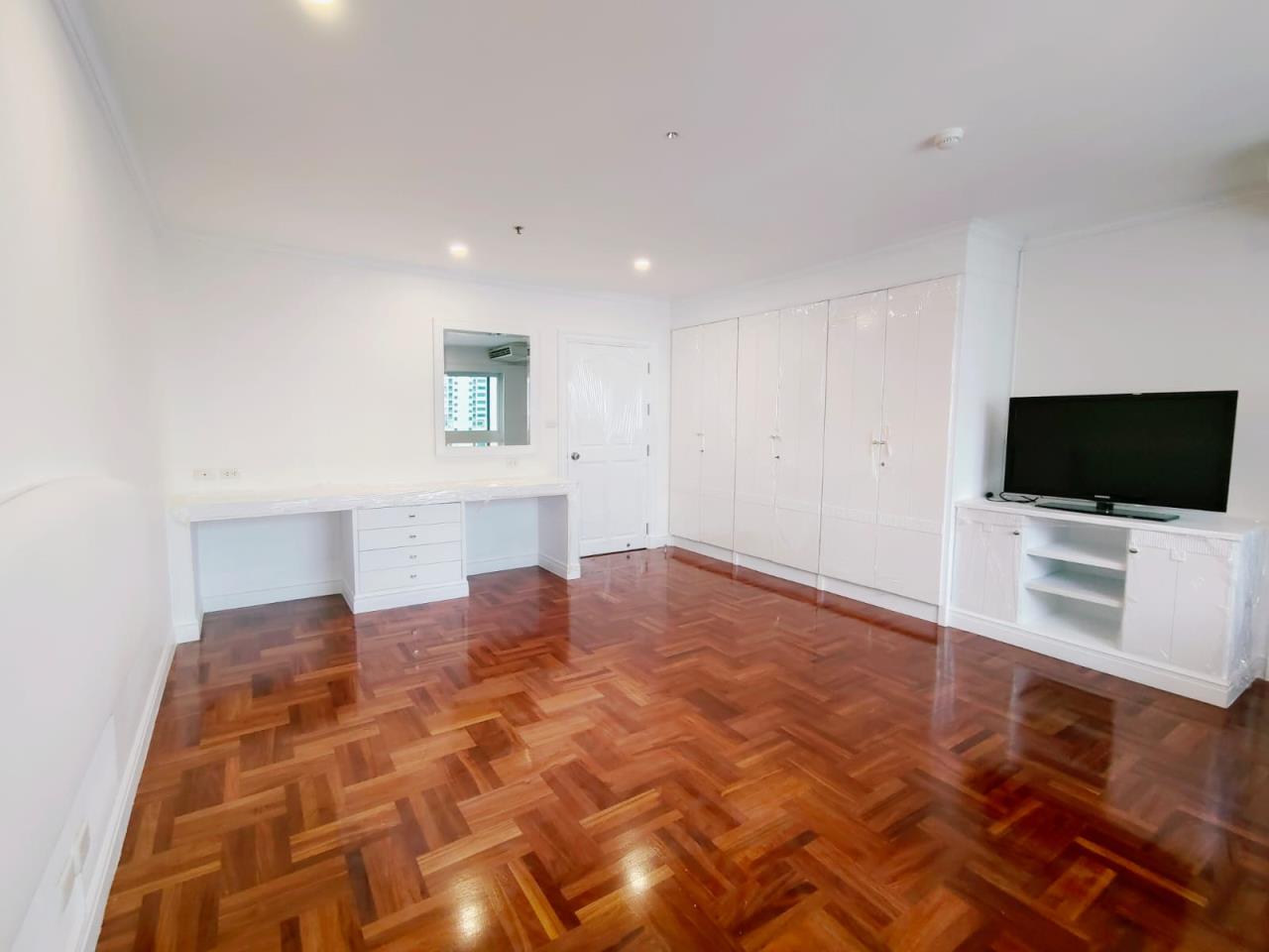 4 Bedrooms 4 Bathrooms Size 450sqm. GM Tower for Rent