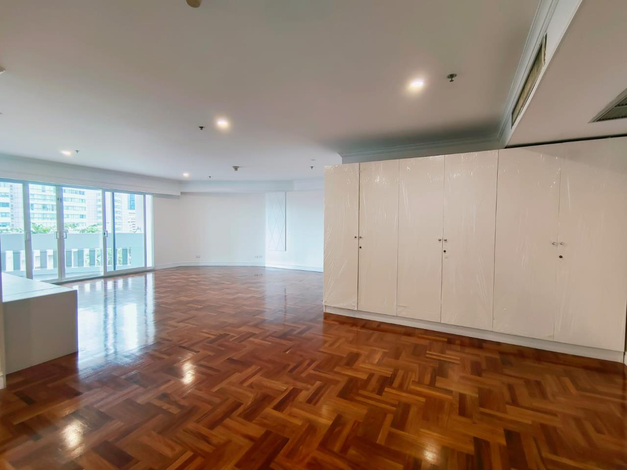 4 Bedrooms 4 Bathrooms Size 450sqm. GM Tower for Rent