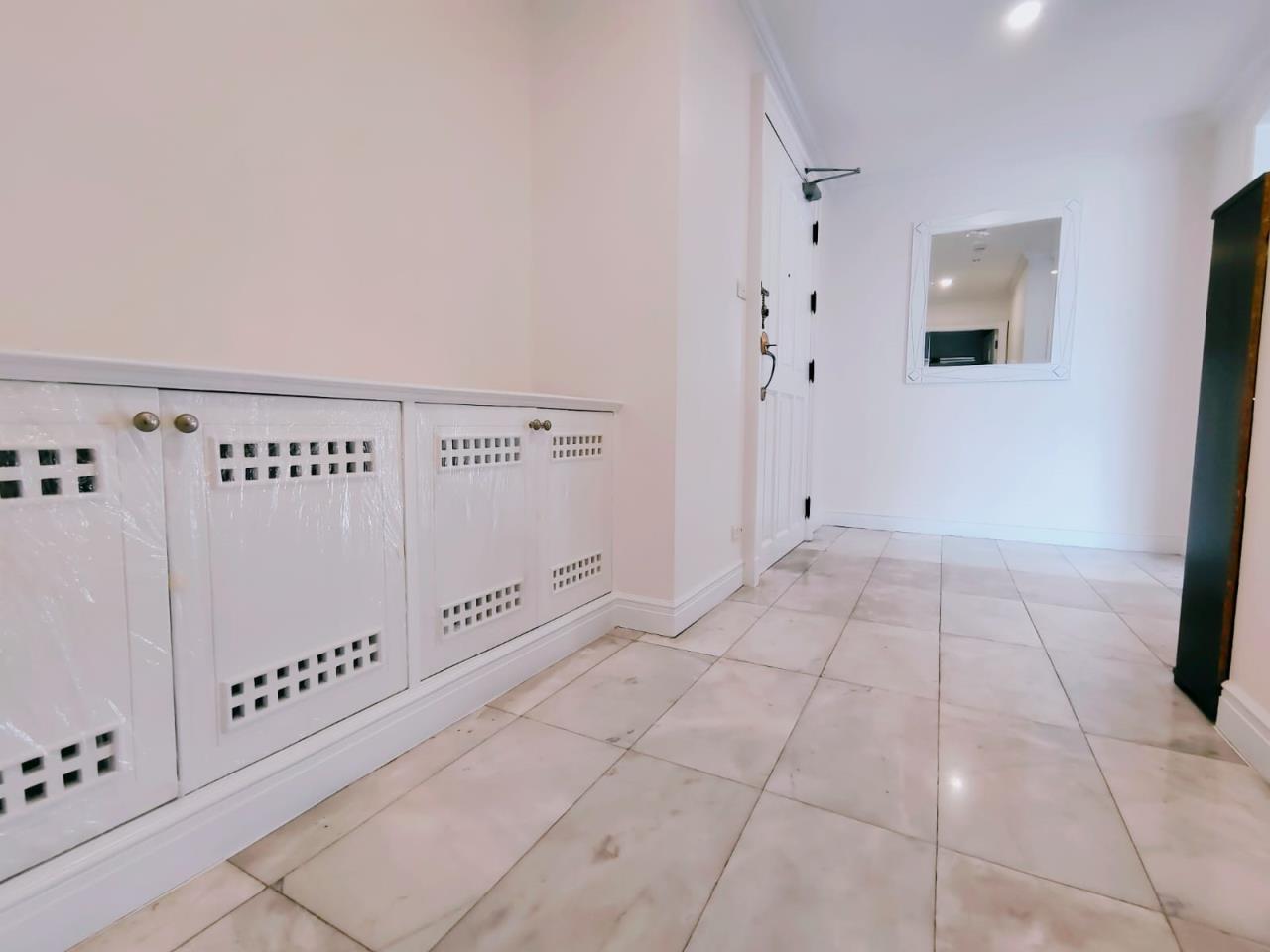 4 Bedrooms 4 Bathrooms Size 450sqm. GM Tower for Rent